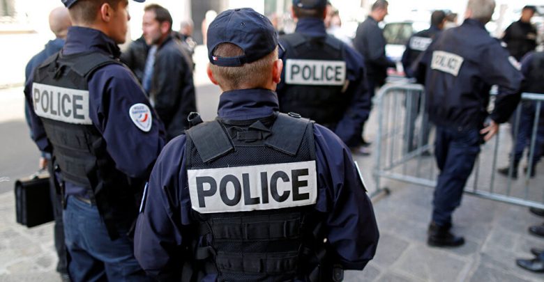 هجوم على مقر الشرطة الرئيسي بباريس